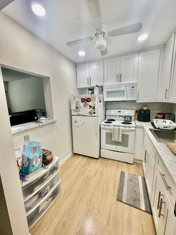 583 Fanshaw N, Boca Raton, FL 33434