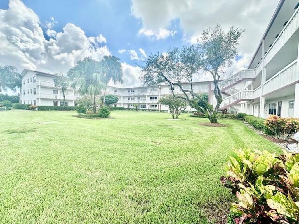 583 Fanshaw N, Boca Raton, FL 33434