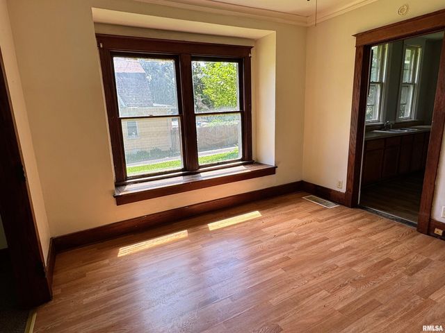 2015 N CENTRAL Avenue, Peoria, IL 61603