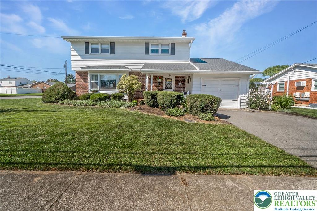 2405 Lafayette Avenue, Bethlehem City, PA 18017