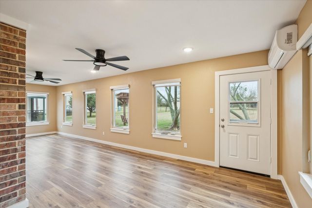 548 Highland Road, Springtown, TX 76082