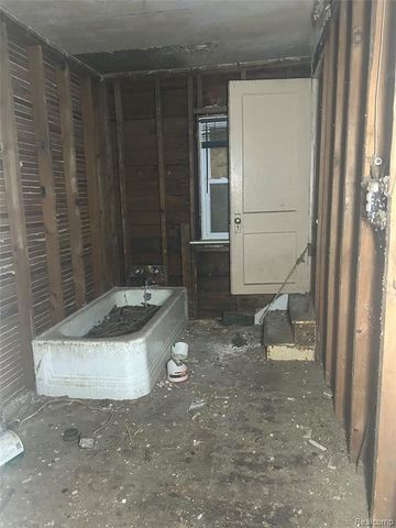 2214 Prescott Avenue, Saginaw, MI 48601