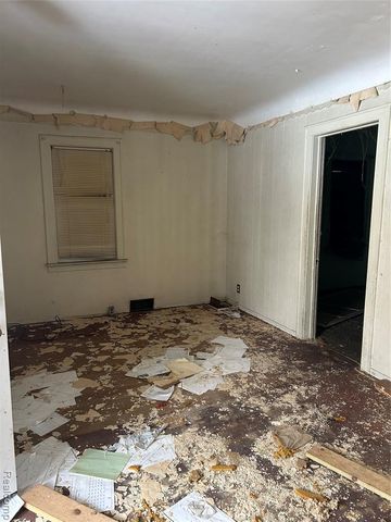 2214 Prescott Avenue, Saginaw, MI 48601