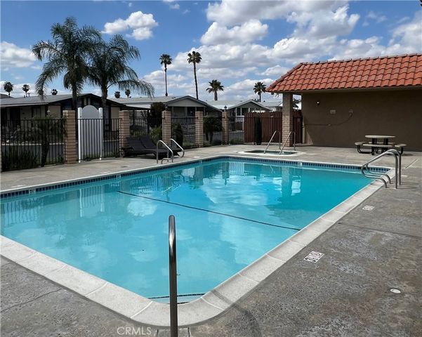 1150 N Kirby 75, Hemet, CA 92545