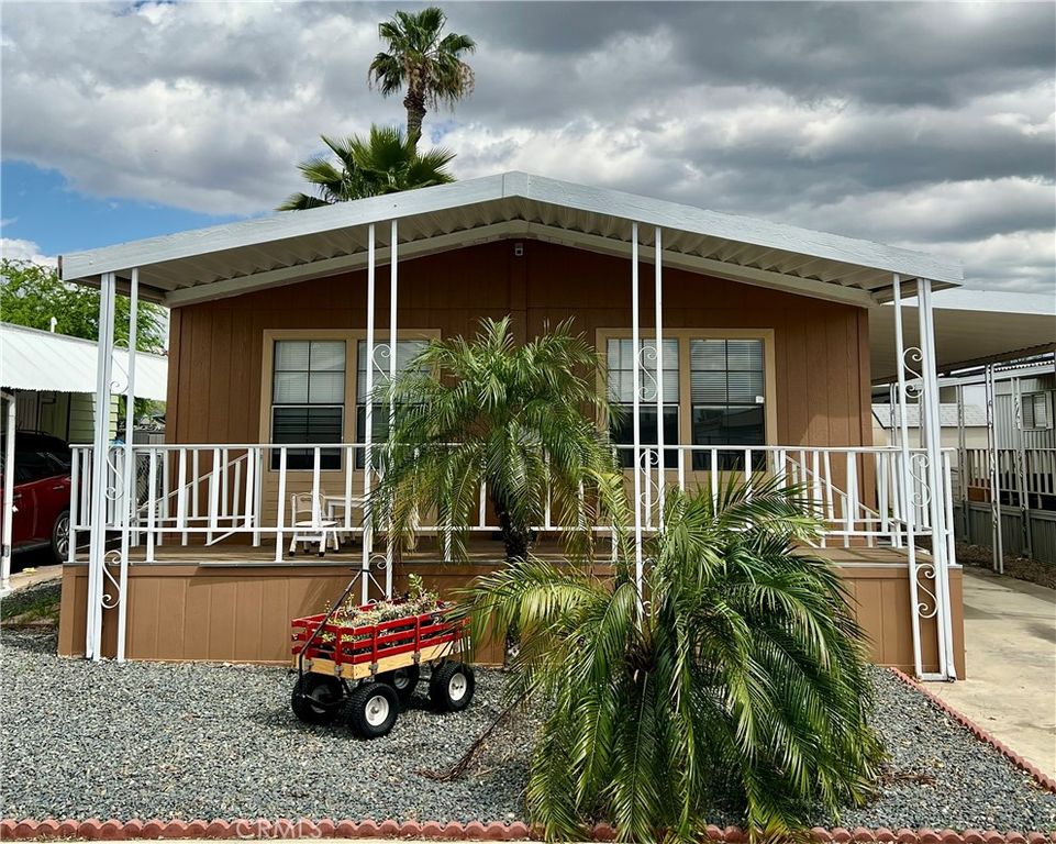 1150 N Kirby 75, Hemet, CA 92545