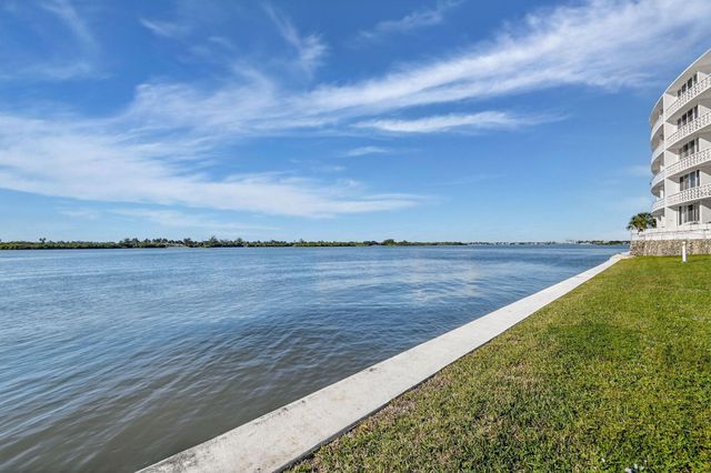 2760 S Ocean Boulevard 417, Palm Beach, FL 33480