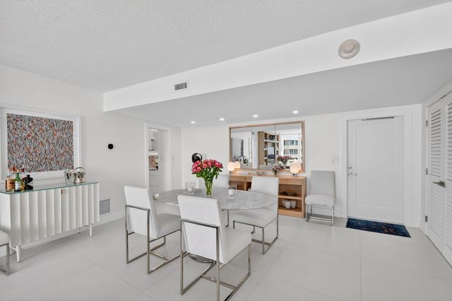 2760 S Ocean Boulevard 417, Palm Beach, FL 33480