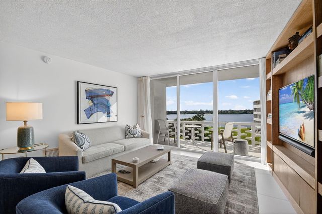 2760 S Ocean Boulevard 417, Palm Beach, FL 33480