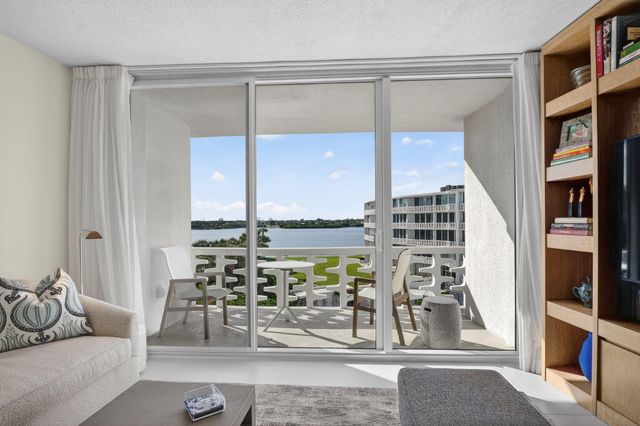 2760 S Ocean Boulevard 417, Palm Beach, FL 33480