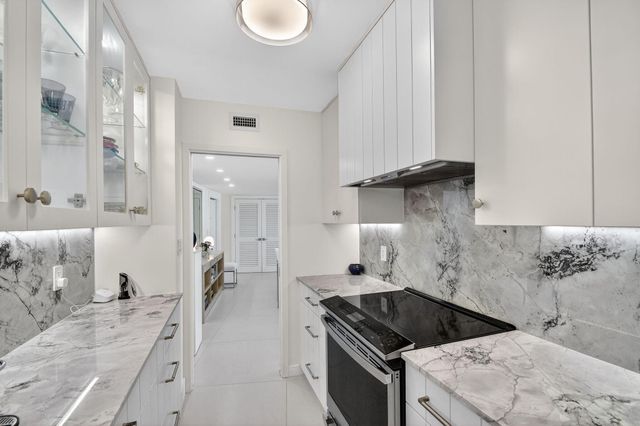 2760 S Ocean Boulevard 417, Palm Beach, FL 33480