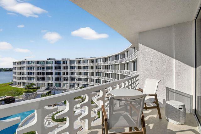 2760 S Ocean Boulevard 417, Palm Beach, FL 33480