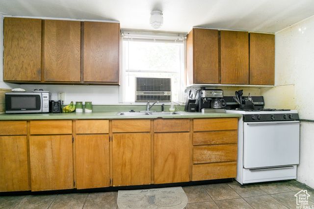 2424 S JACKSON AVE, Ogden, UT 84401