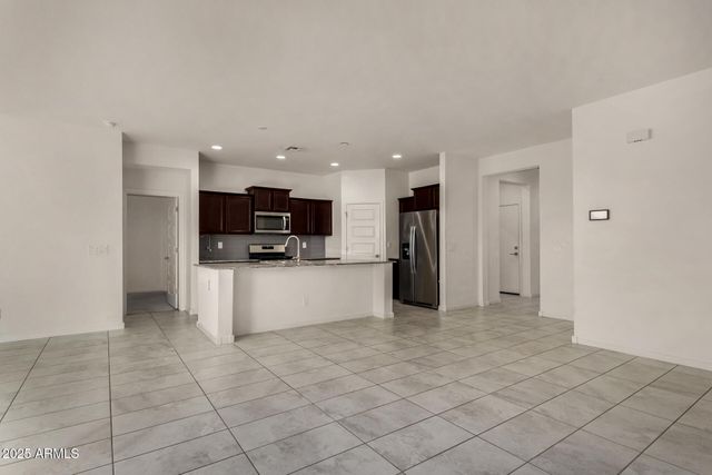 410 W NIKITA Drive, San Tan Valley, AZ 85140