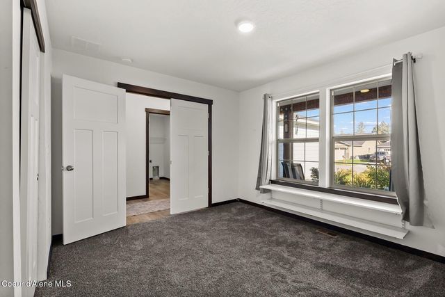 659 E Valley St, Oldtown, ID 83822