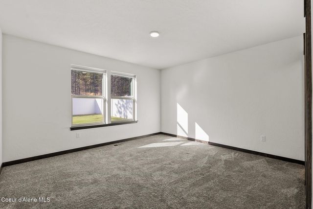 659 E Valley St, Oldtown, ID 83822