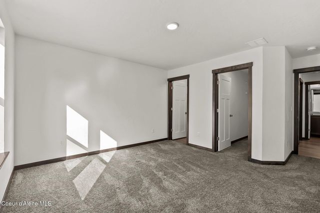 659 E Valley St, Oldtown, ID 83822