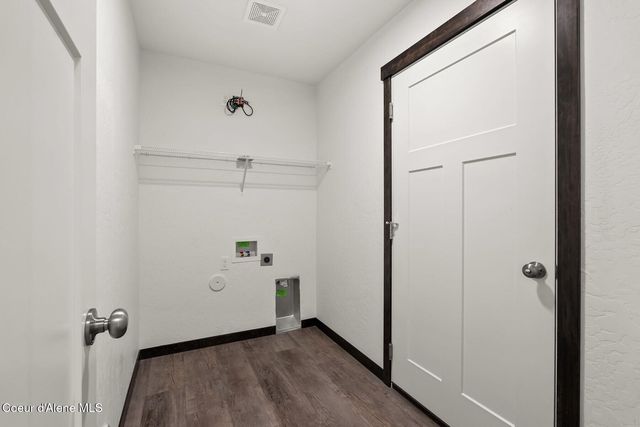 659 E Valley St, Oldtown, ID 83822