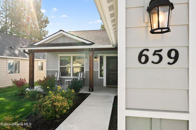 659 E Valley St, Oldtown, ID 83822