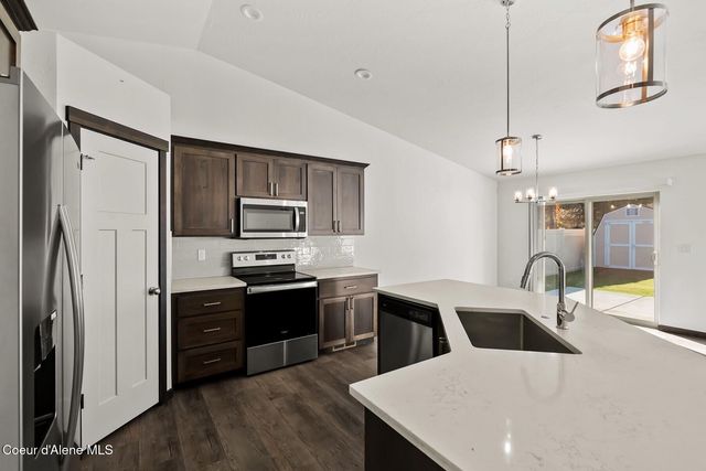 659 E Valley St, Oldtown, ID 83822