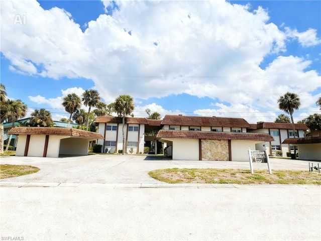 1723 Golf Club DR 6, North Fort Myers, FL 33903