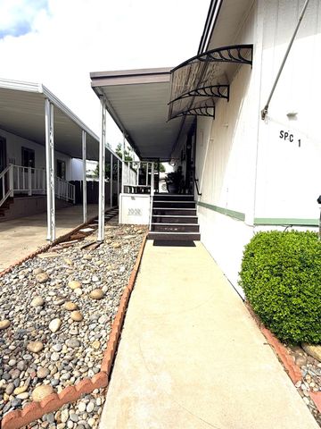 221 W Herndon Avenue SPC 1, Pinedale, CA 93650