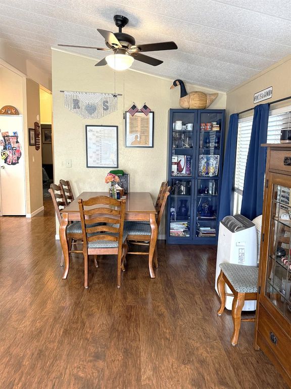 Image 13 of property listing at 221 W Herndon Avenue SPC 1, Pinedale, CA 93650