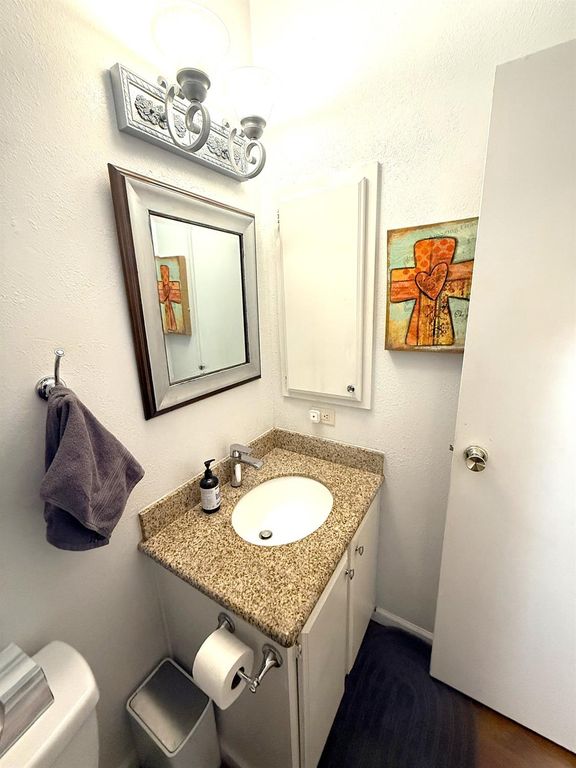 Image 19 of property listing at 221 W Herndon Avenue SPC 1, Pinedale, CA 93650