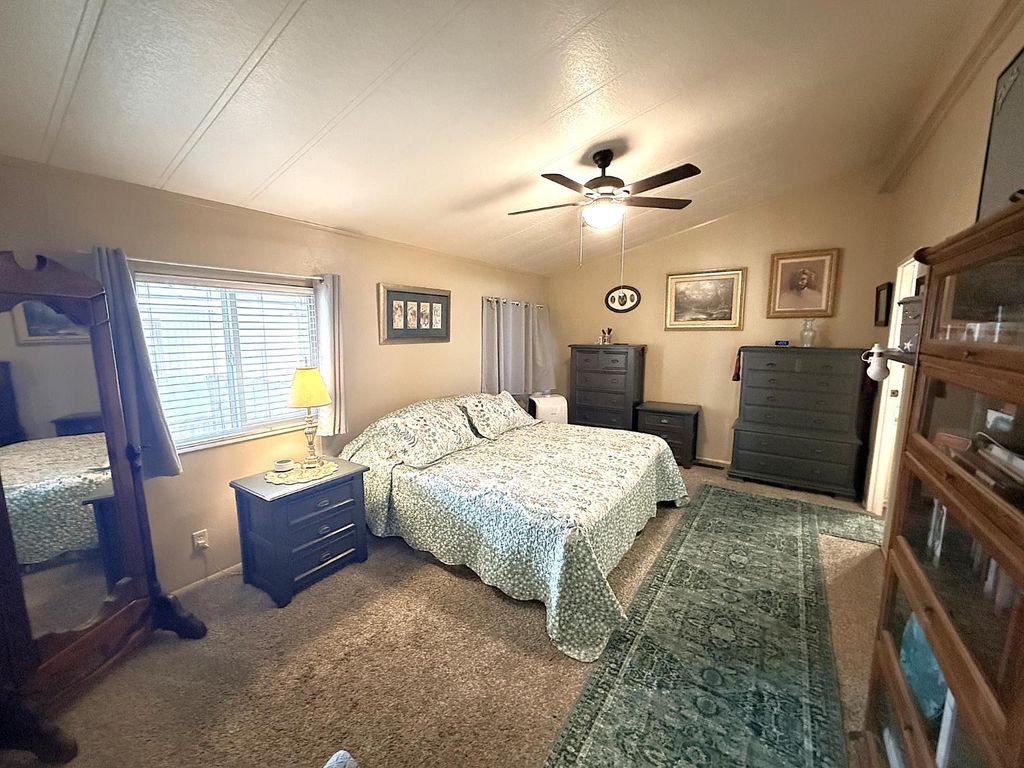 Image 21 of property listing at 221 W Herndon Avenue SPC 1, Pinedale, CA 93650
