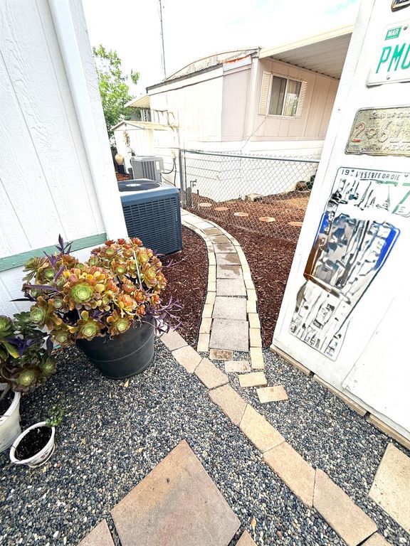 Image 30 of property listing at 221 W Herndon Avenue SPC 1, Pinedale, CA 93650