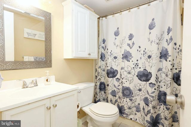 84 KNOLL DR, Blackwood, NJ 08012