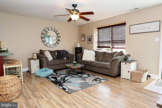 84 KNOLL DR, Blackwood, NJ 08012