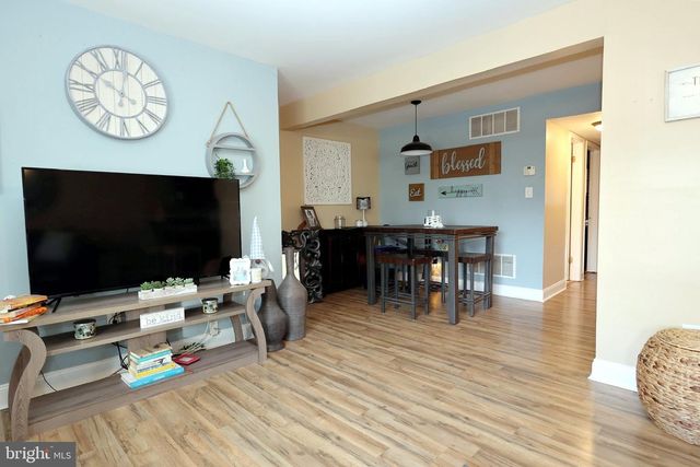 84 KNOLL DR, Blackwood, NJ 08012