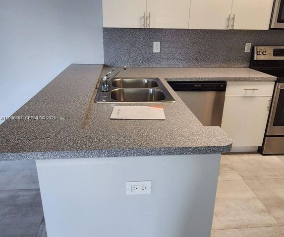 15354 SW 72nd St 31-11, Miami, FL 33193