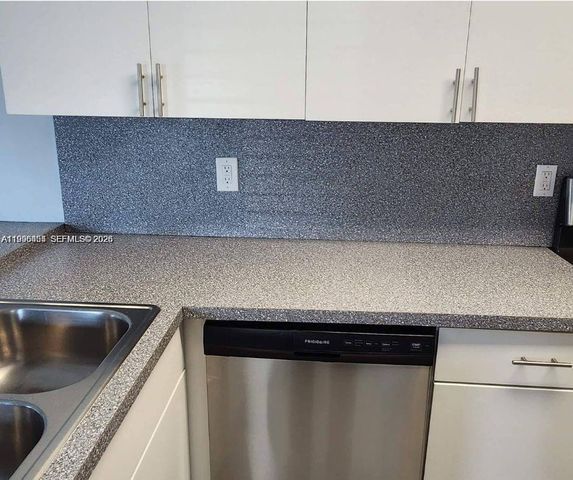 15354 SW 72nd St 31-11, Miami, FL 33193