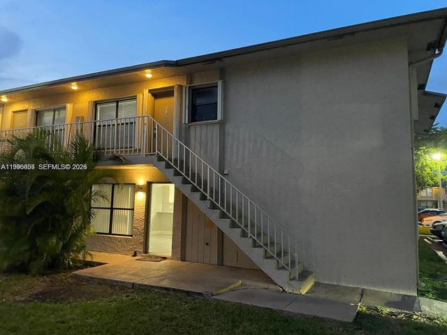15354 SW 72nd St 31-11, Miami, FL 33193