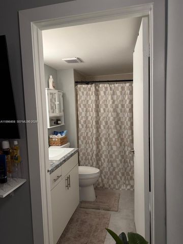 15354 SW 72nd St 31-11, Miami, FL 33193