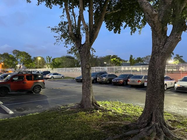 15354 SW 72nd St 31-11, Miami, FL 33193