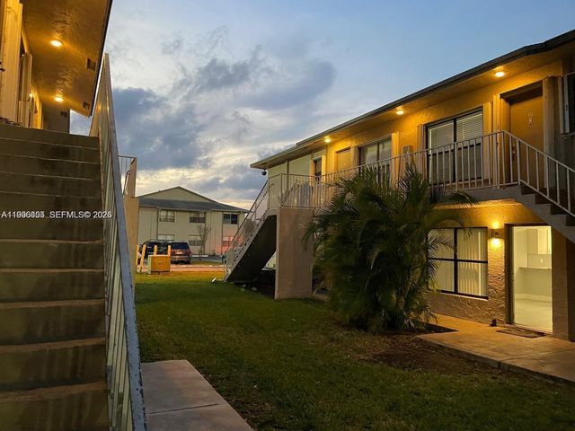 15354 SW 72nd St 31-11, Miami, FL 33193