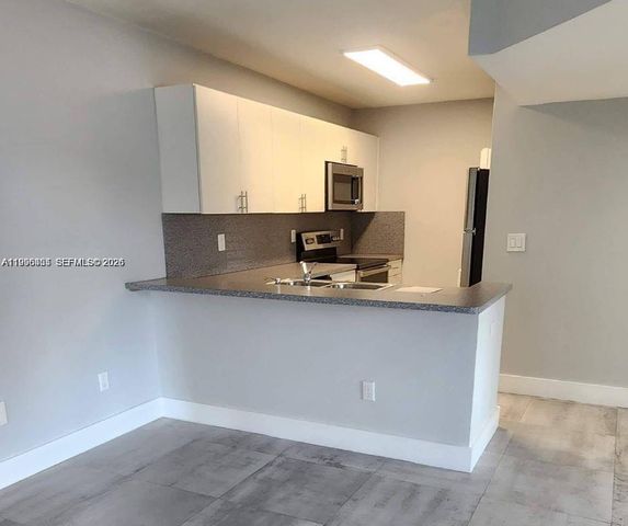 15354 SW 72nd St 31-11, Miami, FL 33193