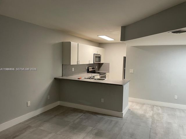 15354 SW 72nd St 31-11, Miami, FL 33193