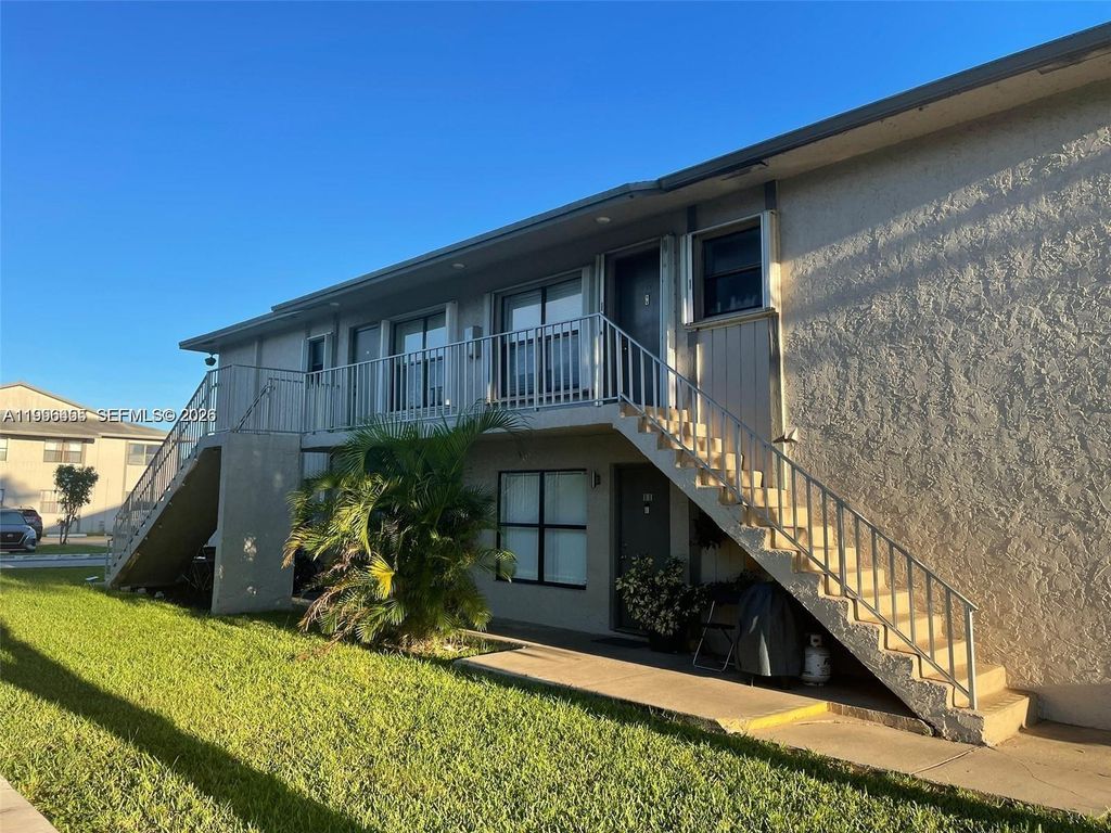 15354 SW 72nd St 31-11, Miami, FL 33193