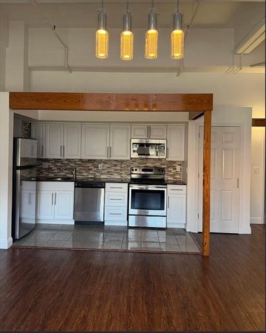 15 Park St 201, Springfield, MA 01103