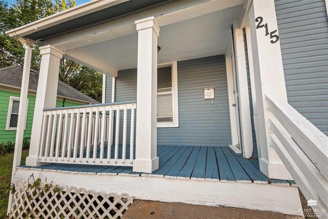 215 Pine Street, Wamego, KS 66547