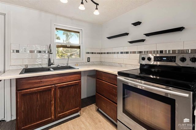 215 Pine Street, Wamego, KS 66547