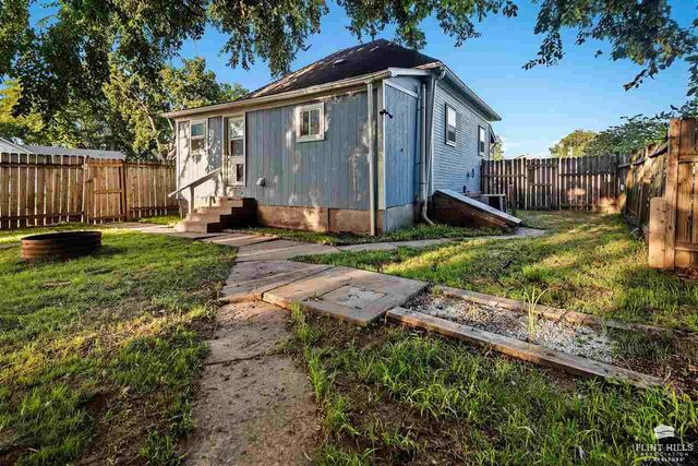 215 Pine Street, Wamego, KS 66547