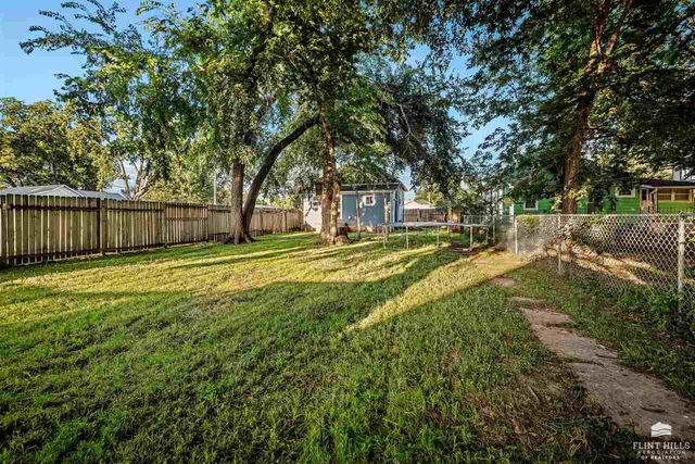 215 Pine Street, Wamego, KS 66547