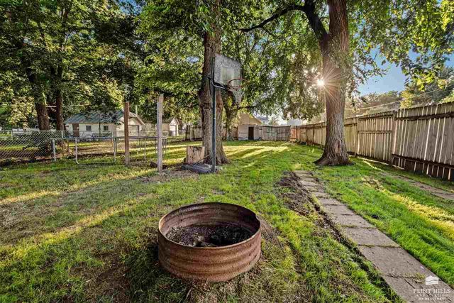 215 Pine Street, Wamego, KS 66547