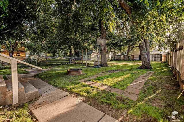 215 Pine Street, Wamego, KS 66547