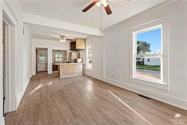 215 Pine Street, Wamego, KS 66547