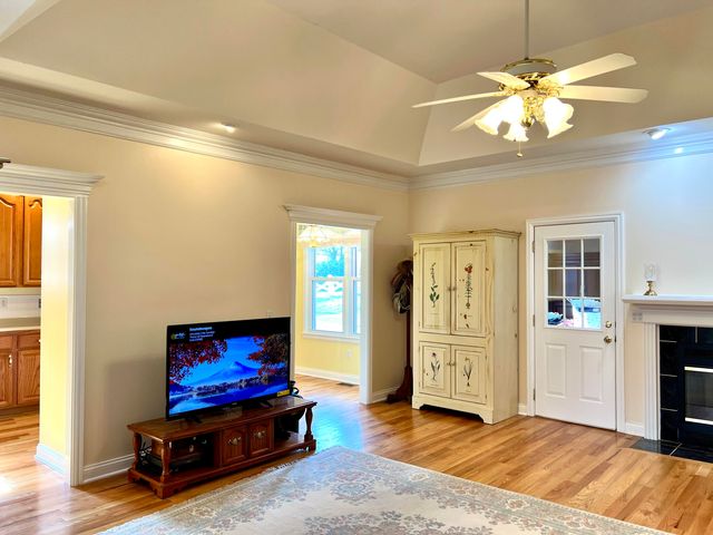 125 Casa Landa Way, Winchester, KY 40391